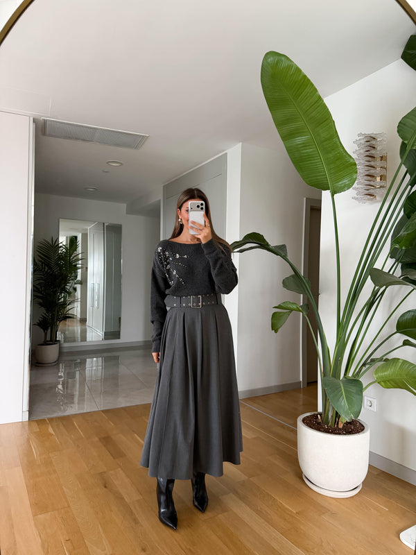 Siva duga suknja sa kaišem – Trend Edit 2026