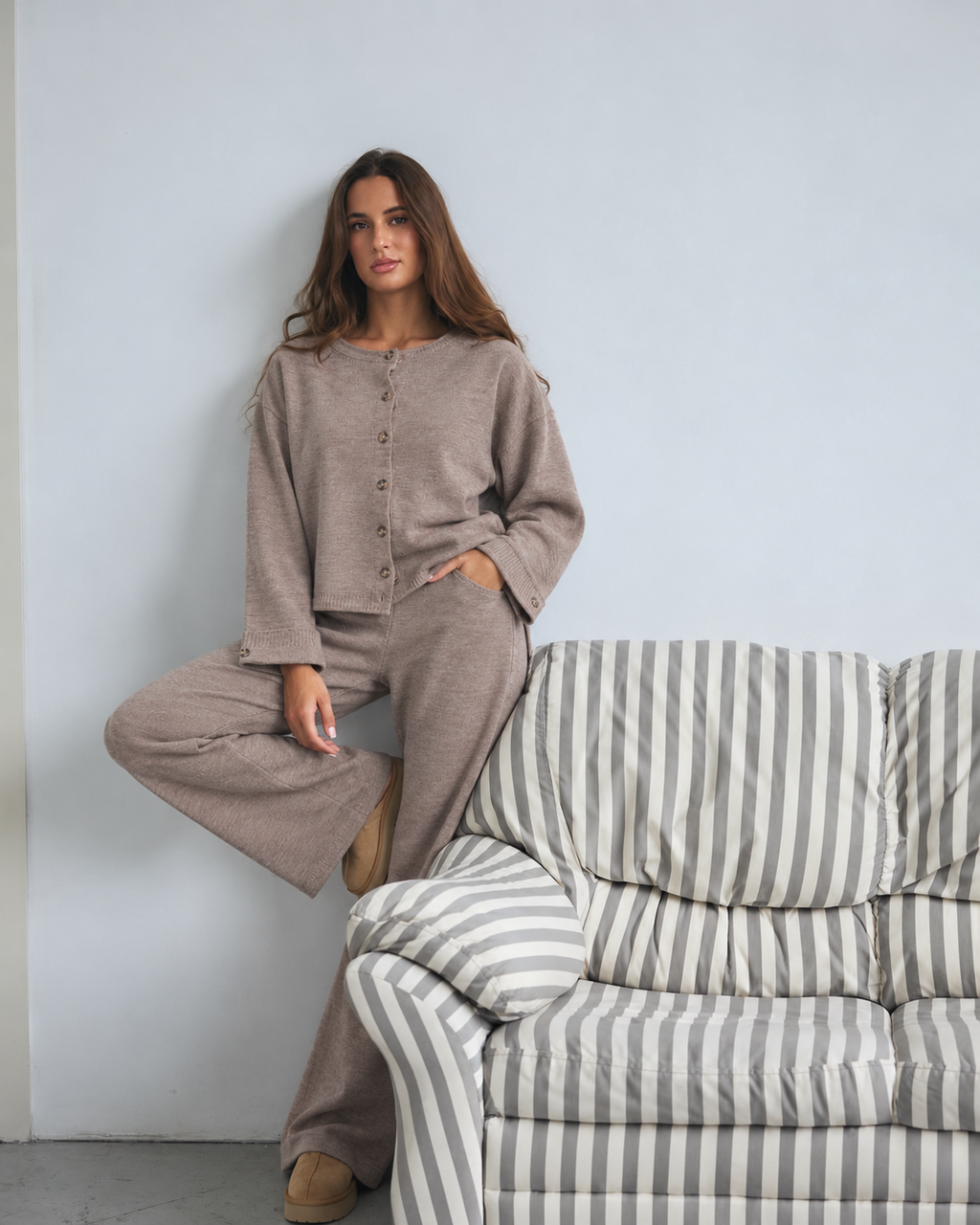 SOFT KNIT BUTTON SET – TAUPE