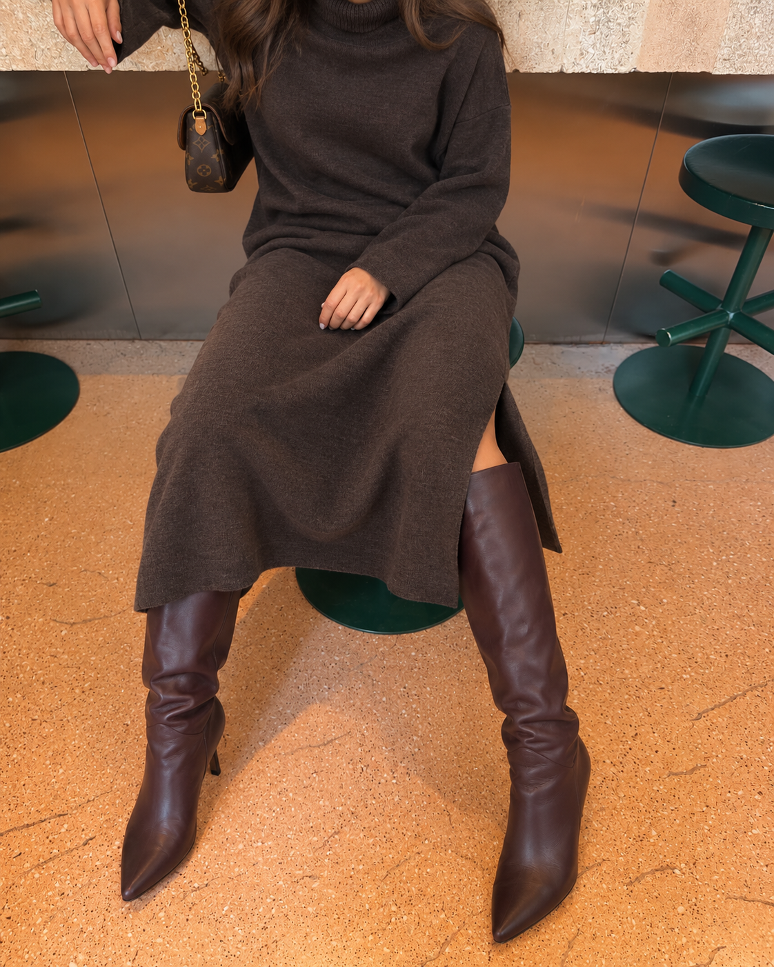 ESPRESSO ROLL NECK KNIT DRESS – BROWN