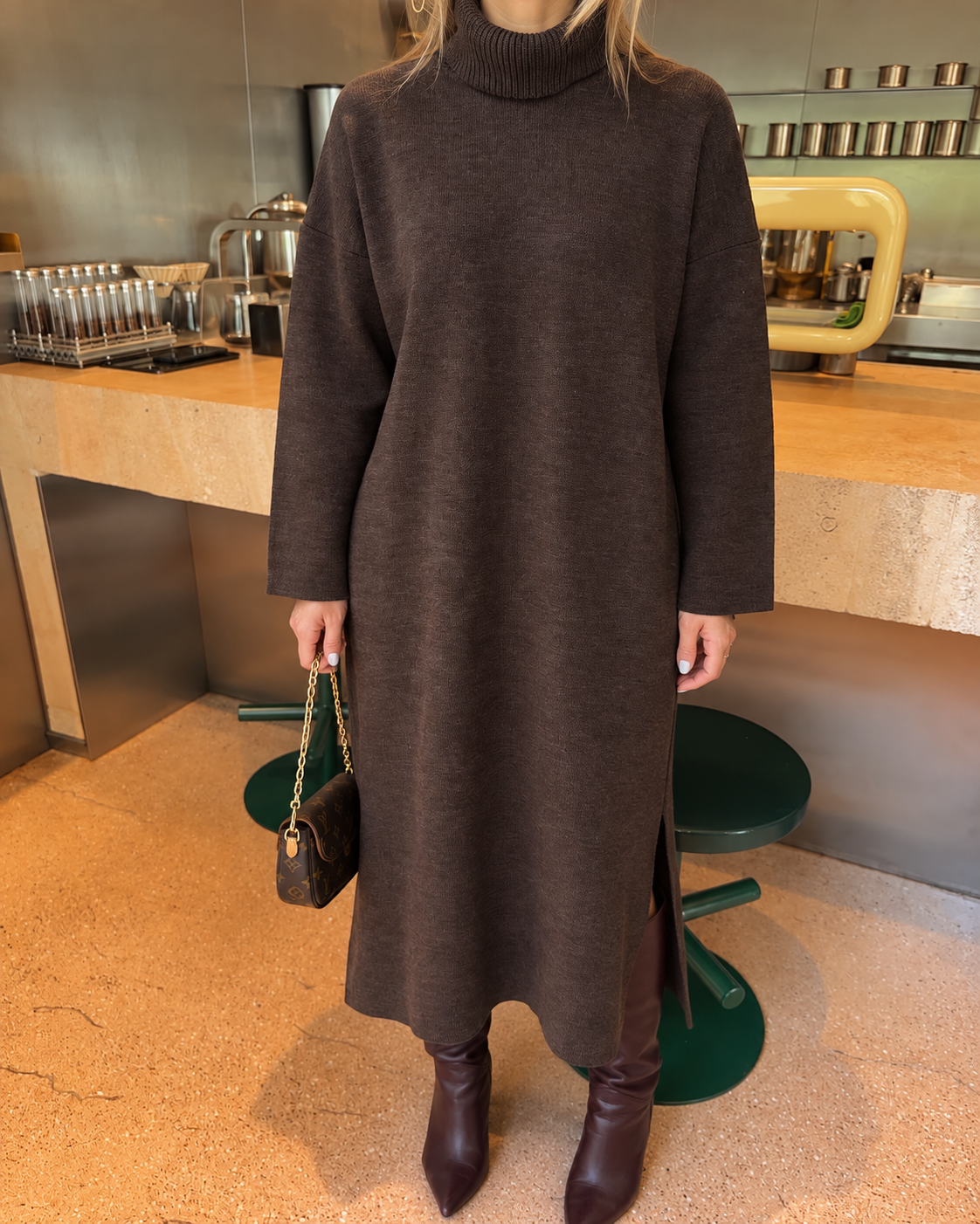 ESPRESSO ROLL NECK KNIT DRESS – BROWN