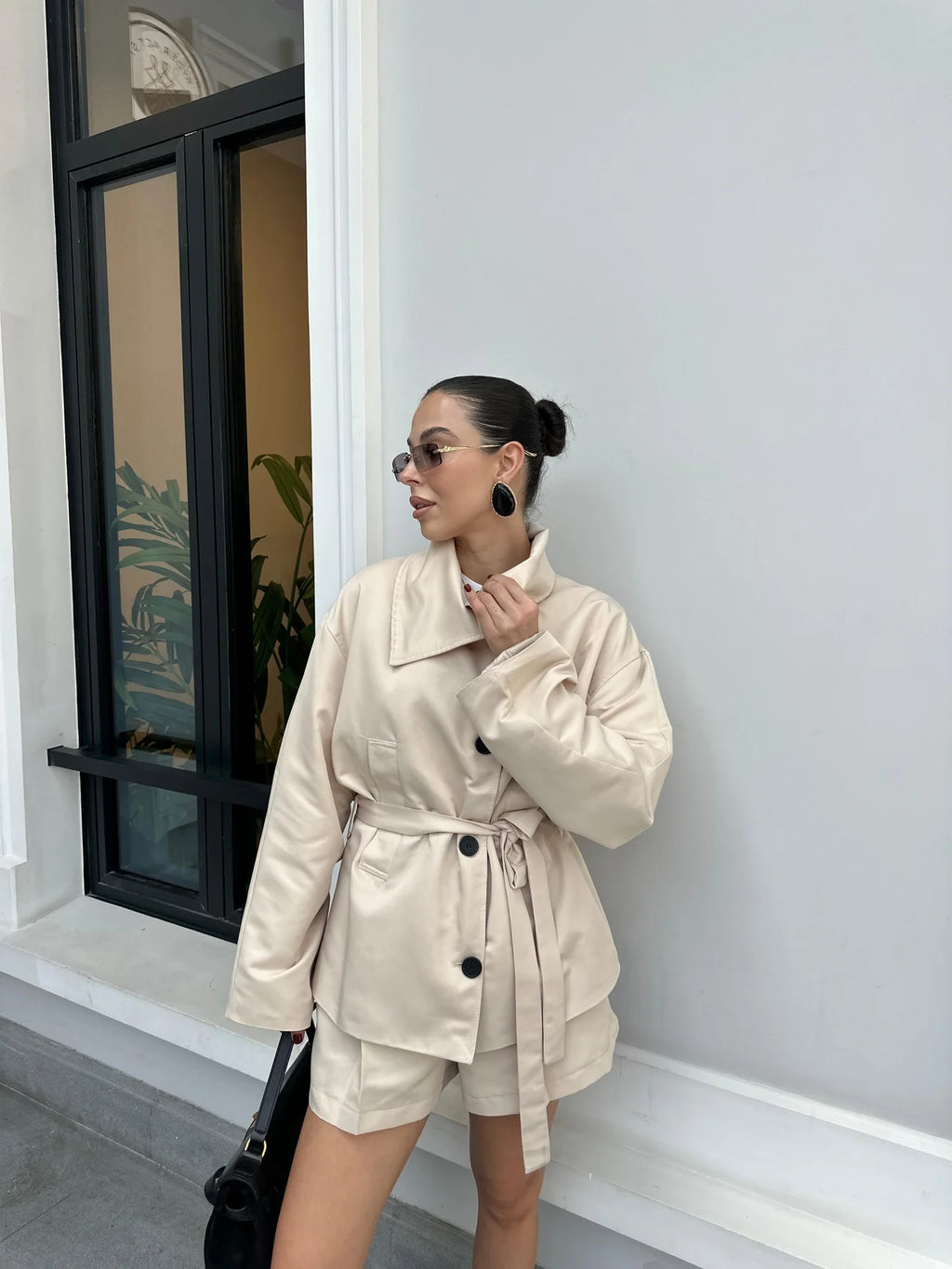 PREMIUM SET "SAND SAFARI" – TRENCH I ŠORTS – Fashion Hunter, pogled 5
