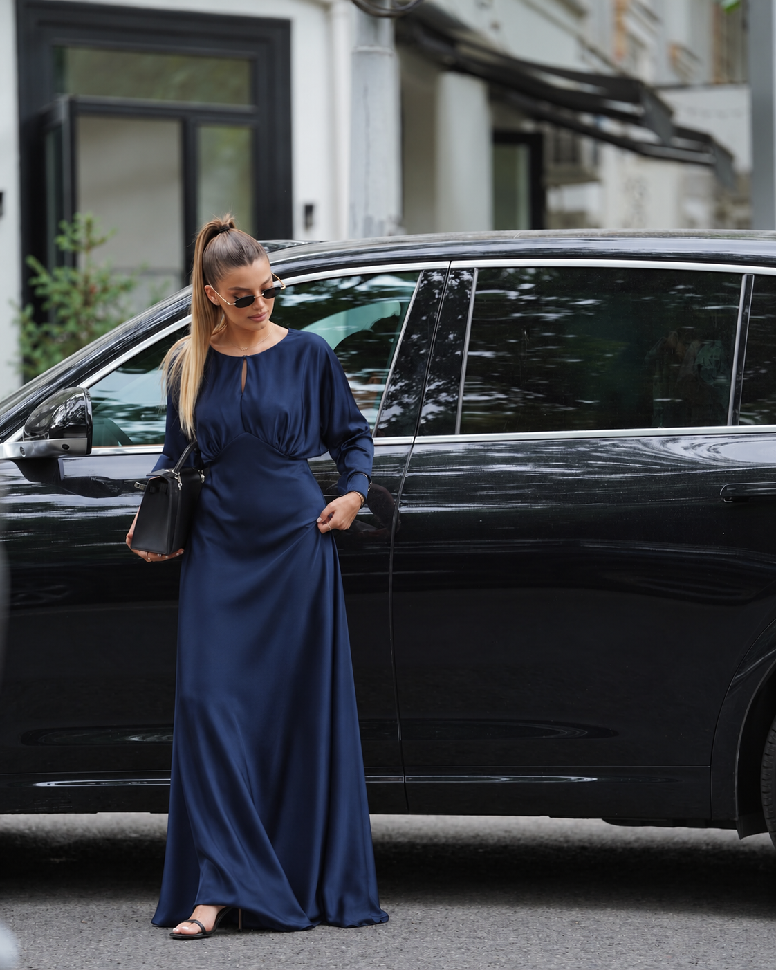 NOCTURNE SATIN MAXI DRESS – BLUE – Fashion Hunter, pogled 3