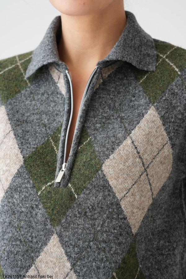 HERITAGE ARGYLE ZIP POLO KNIT – CHARCOAL OLIVE