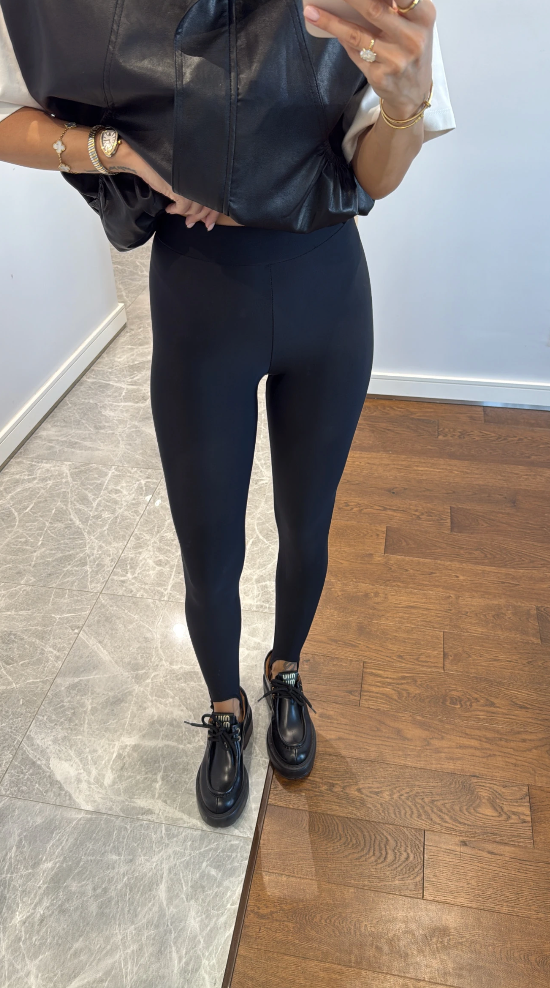 Stirrup Leggings od modala - crna boja