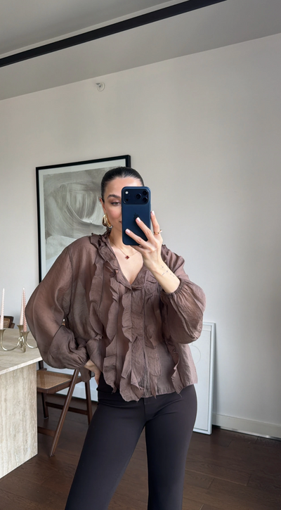 BLUZA SA VOLANIMA BRAON BOJA