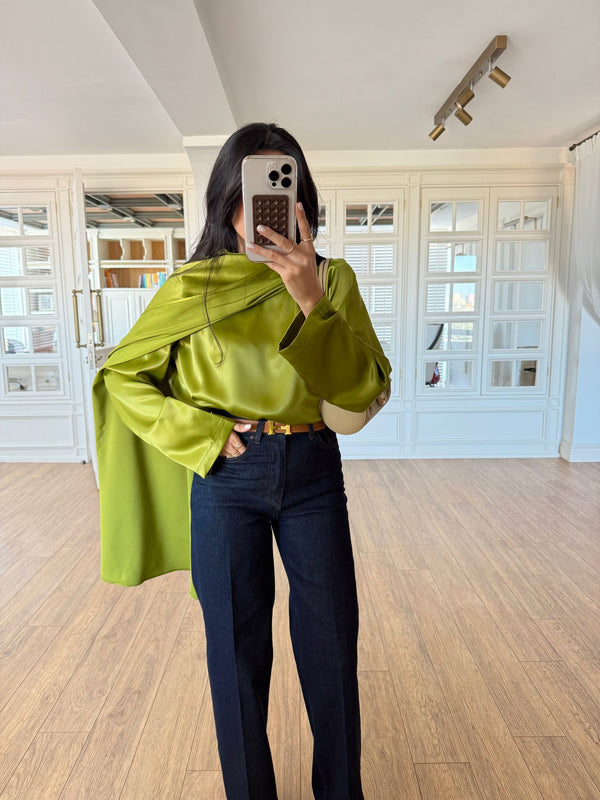 SATENSKA BLUZA SA INTEGRISANIM ŠALOM – LIME GREEN