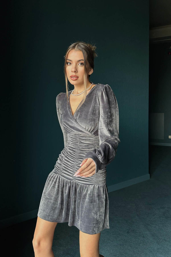 UNDER THE NIGHT HALJINA