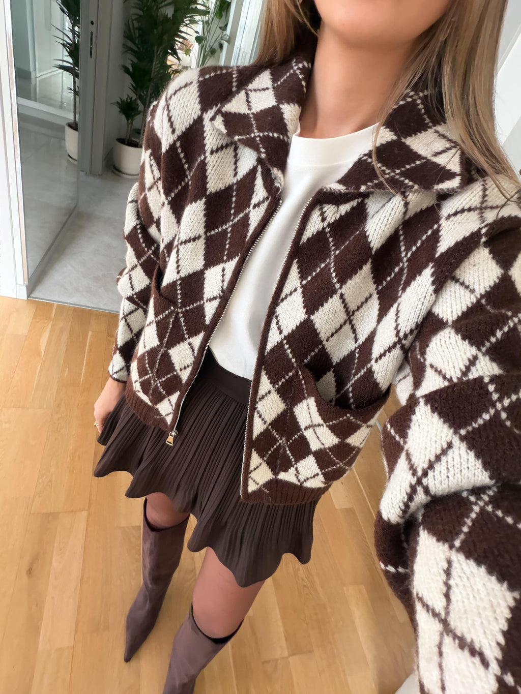 Argyle Zip Cardigan – Chocolate