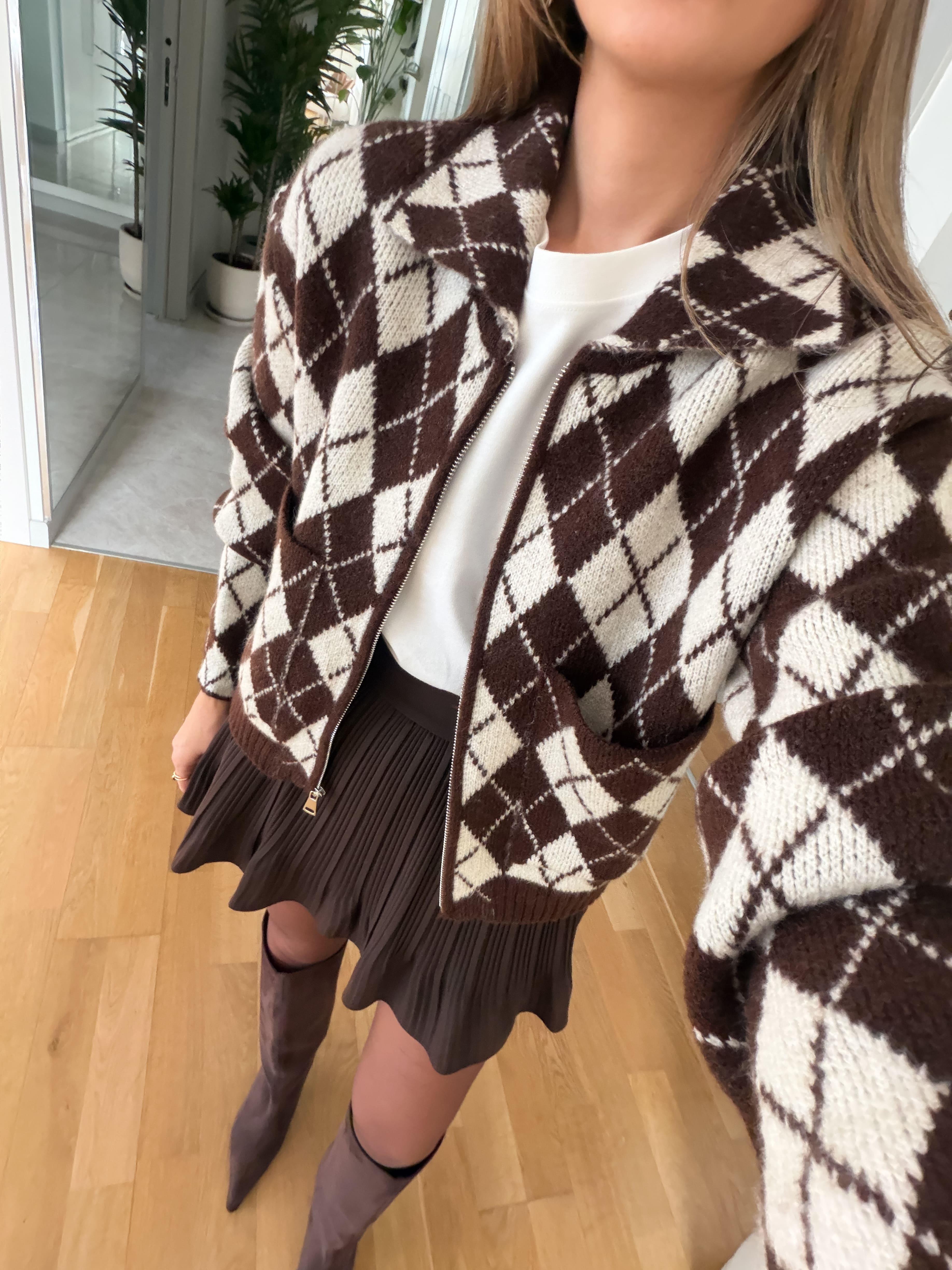 Argyle Zip Cardigan – Chocolate