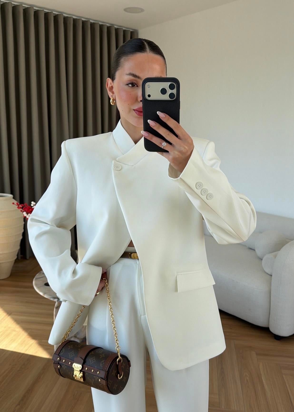 Asimetrični blejzer - bela i braon boja boja