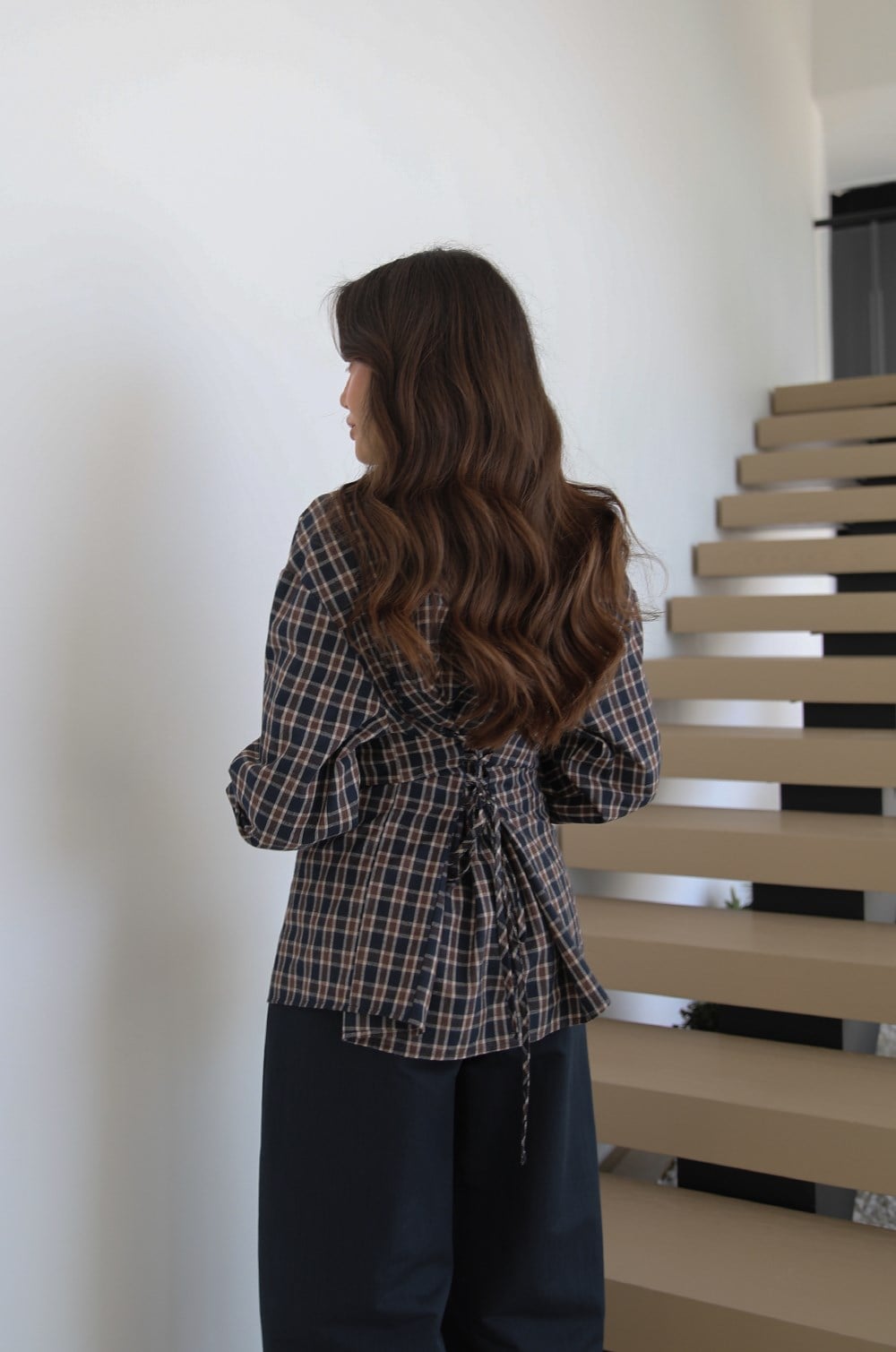 BROWN CHECK TIE-BACK SHIRT - dodatna fotografija 1