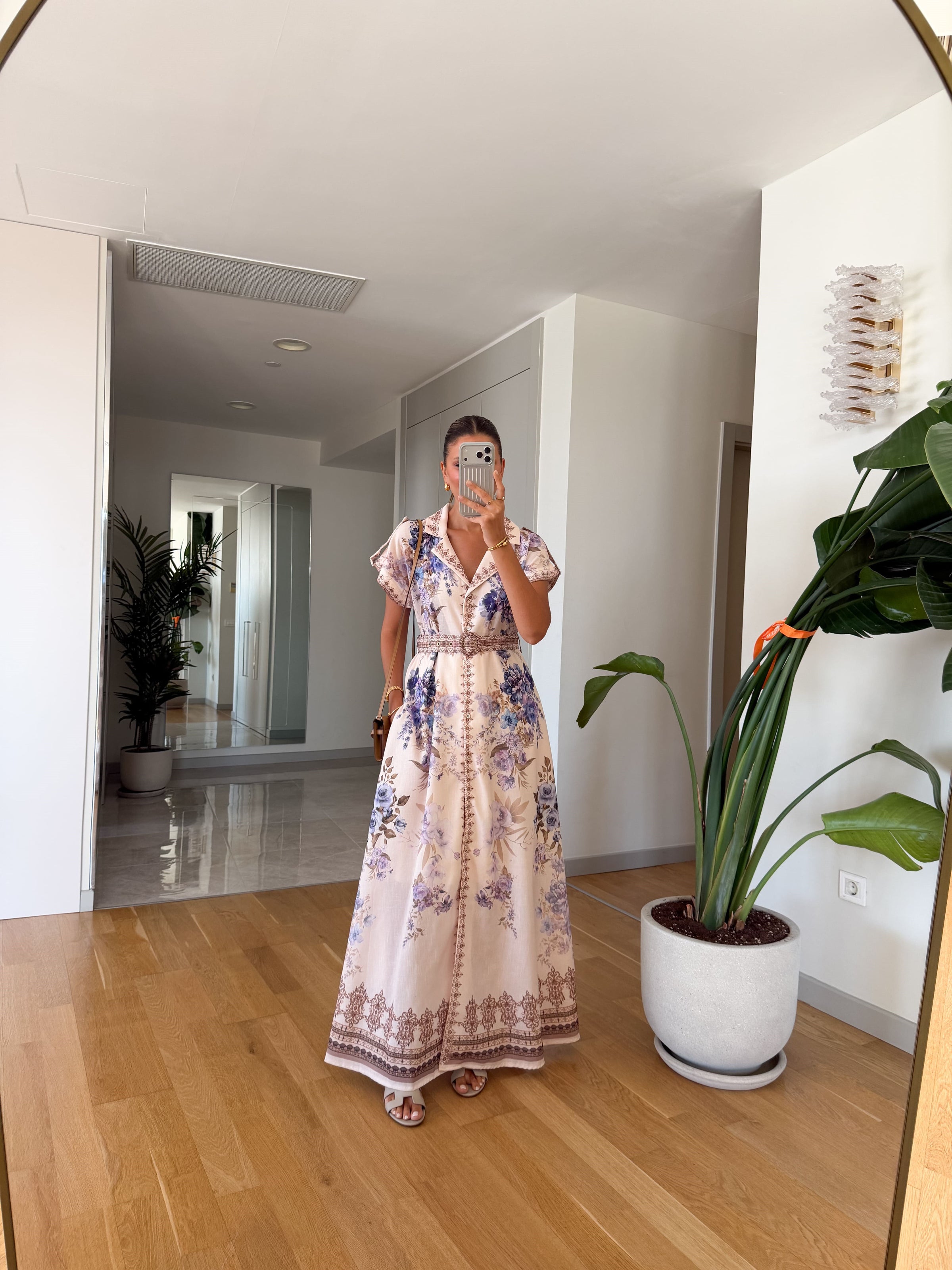 Amelia Cvetna Maksi Haljina sa Kragnom i Kaišem