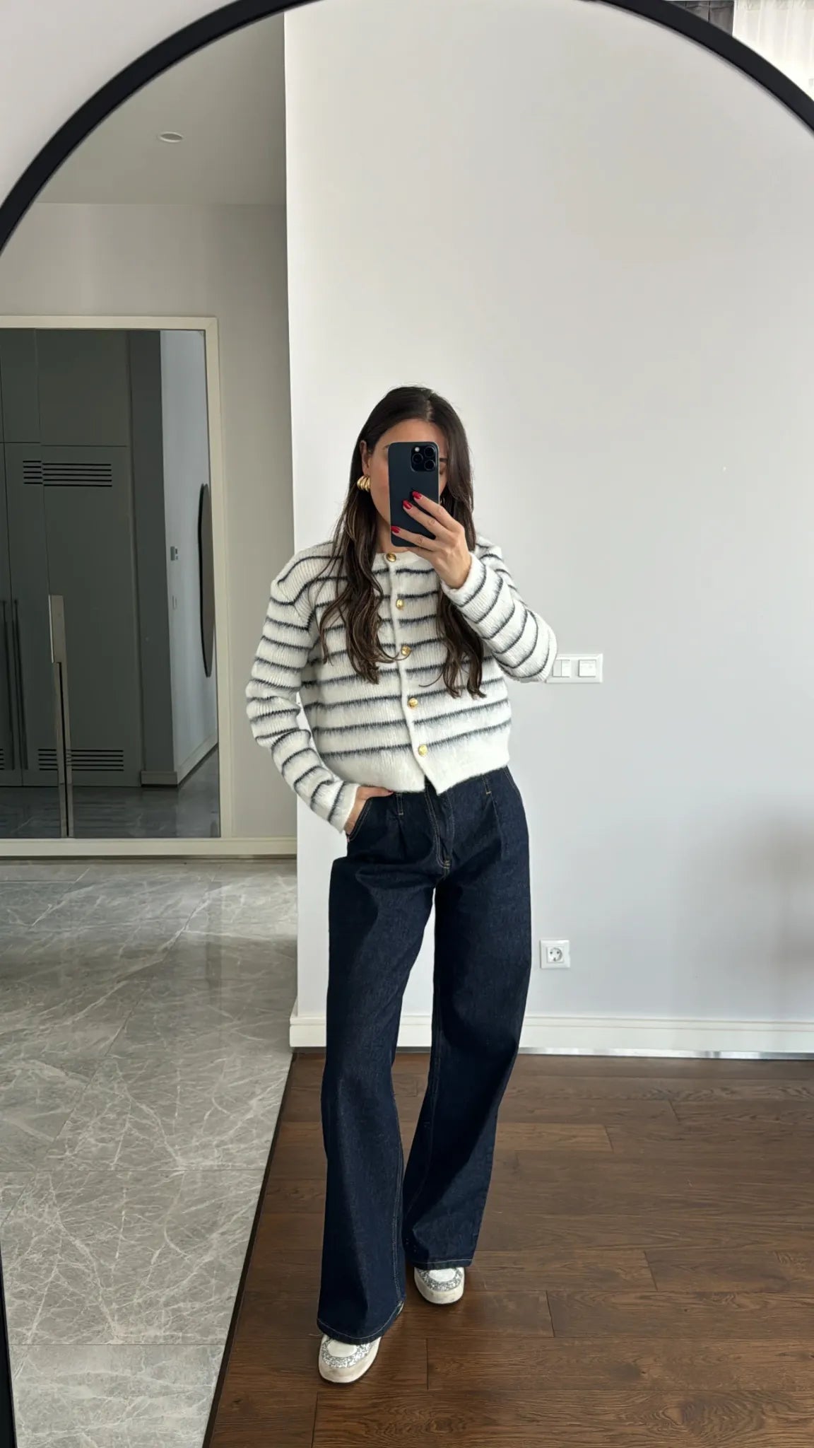 CLOUD STRIPE GOLD BUTTON CARDIGAN – IVORY, ceo izgled