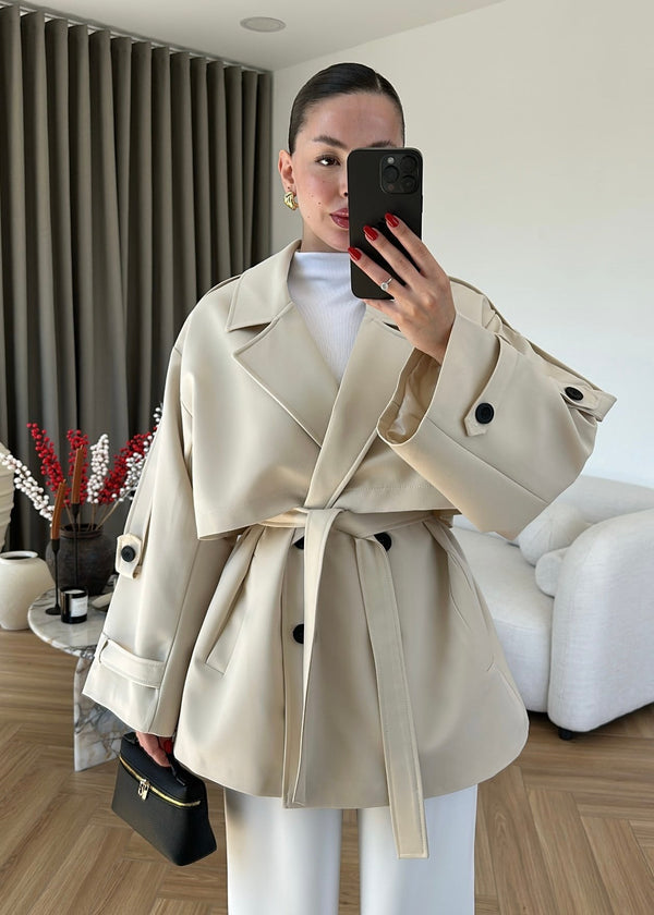 Trench coat – bezvremenski klasik u više boja