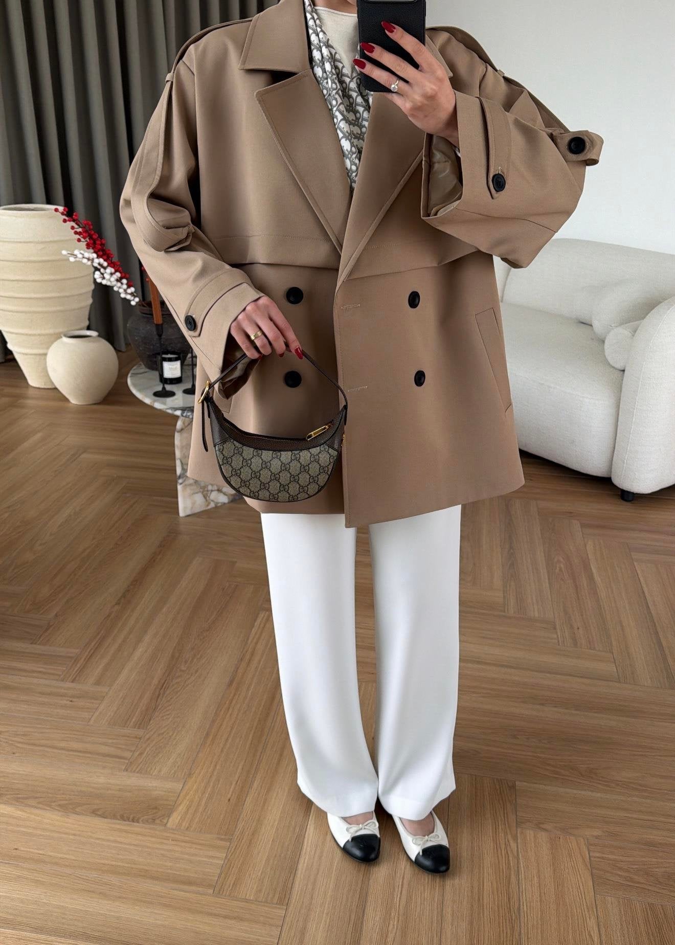 Trench coat – bezvremenski klasik u više boja