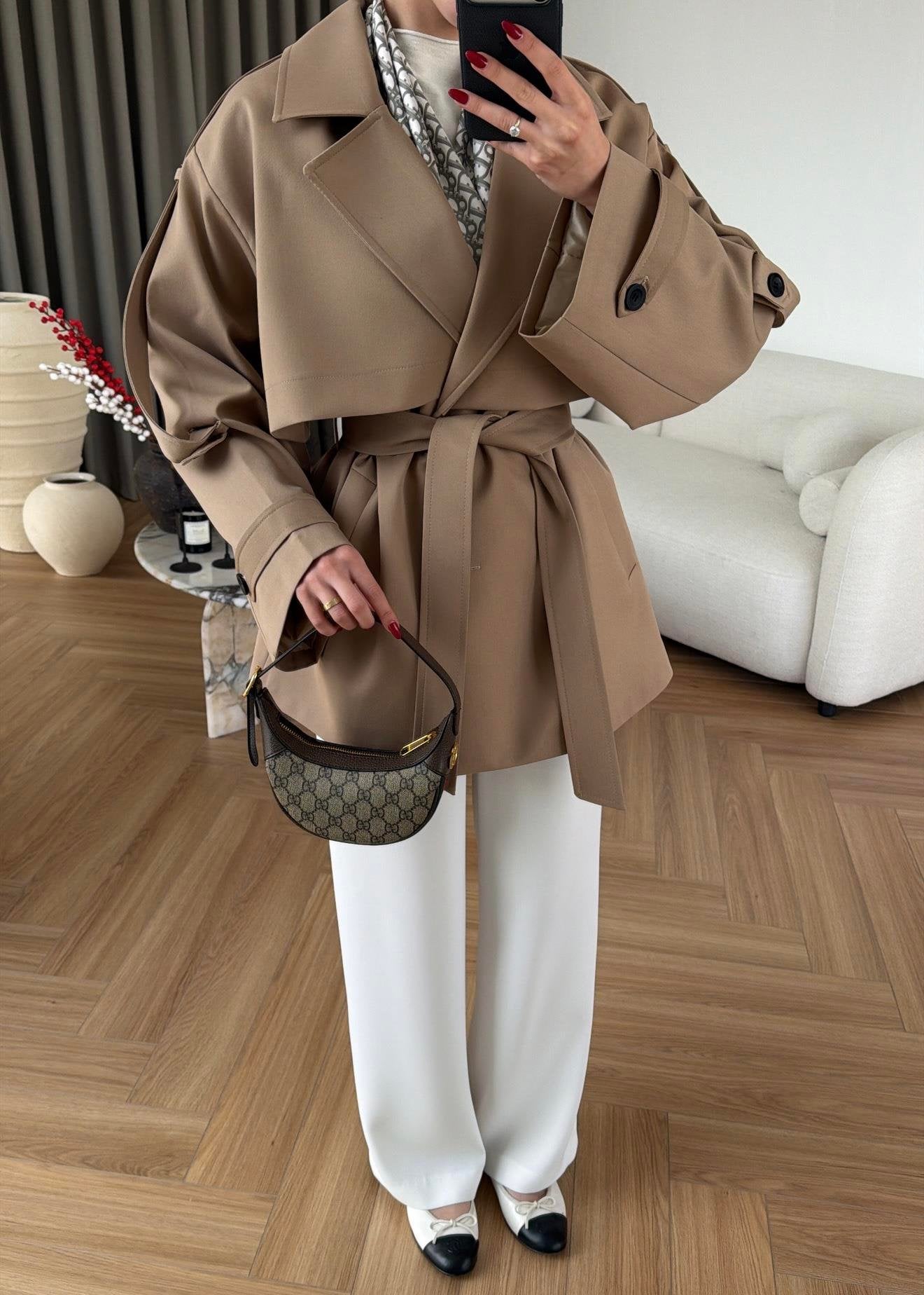 Trench coat – bezvremenski klasik u više boja