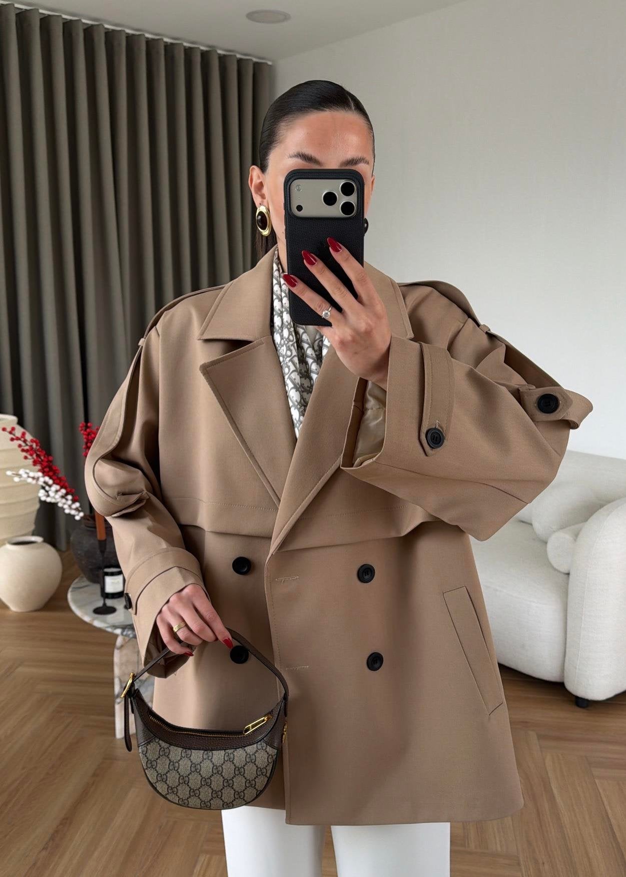 Trench coat – bezvremenski klasik u više boja