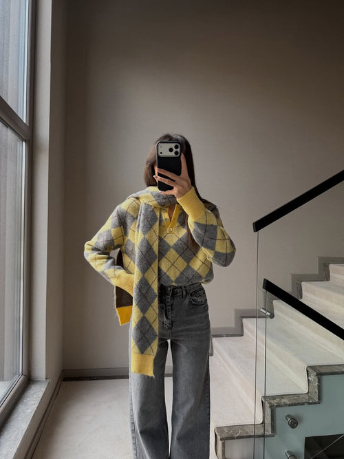 HARRINGTON ARGYLE KNIT & SCARF – YELLOW