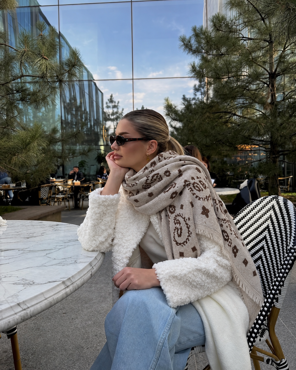 HERITAGE JACQUARD SCARF – oversized styling