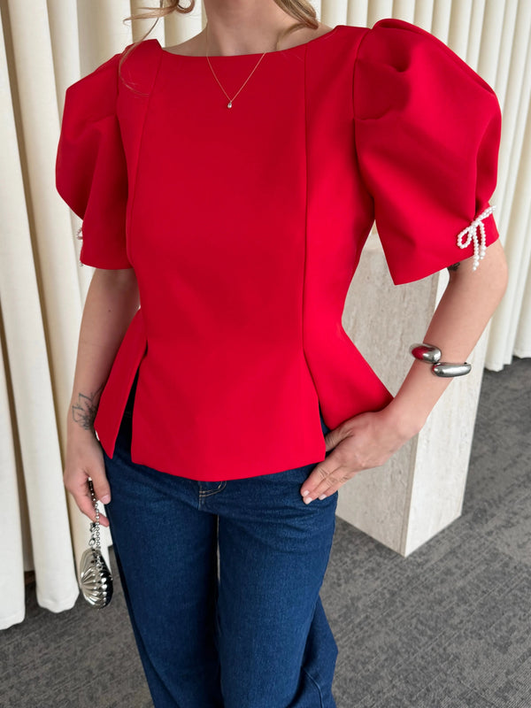 Ruby Pearl – Strukirana crvena bluza sa puf rukavima