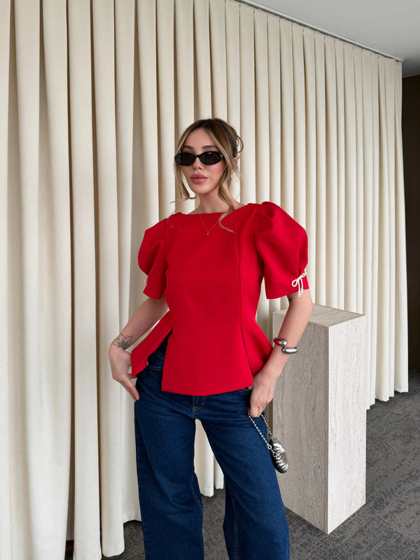 Ruby Pearl – Strukirana crvena bluza sa puf rukavima