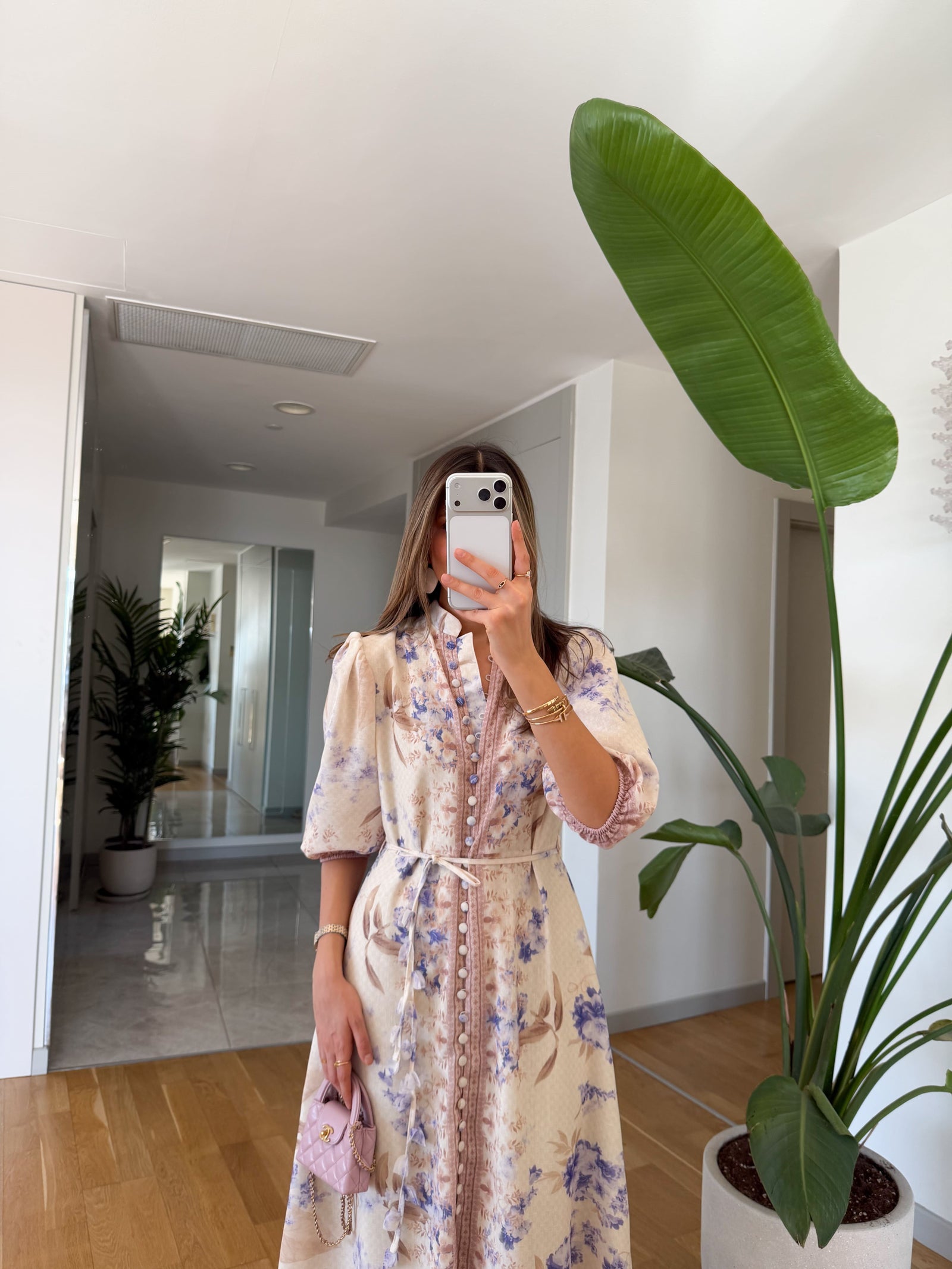 The Signature Dress: Minimalizam sa karakterom