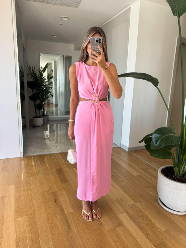 Mila Haljina sa Zlatnim Detaljem u Struku