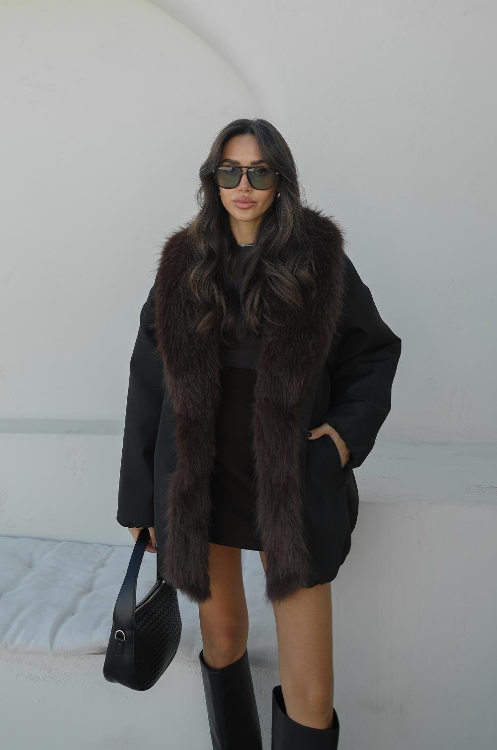 Postavljeni kaput/jakna sa krznom od vodootpornog materijala - CRNA