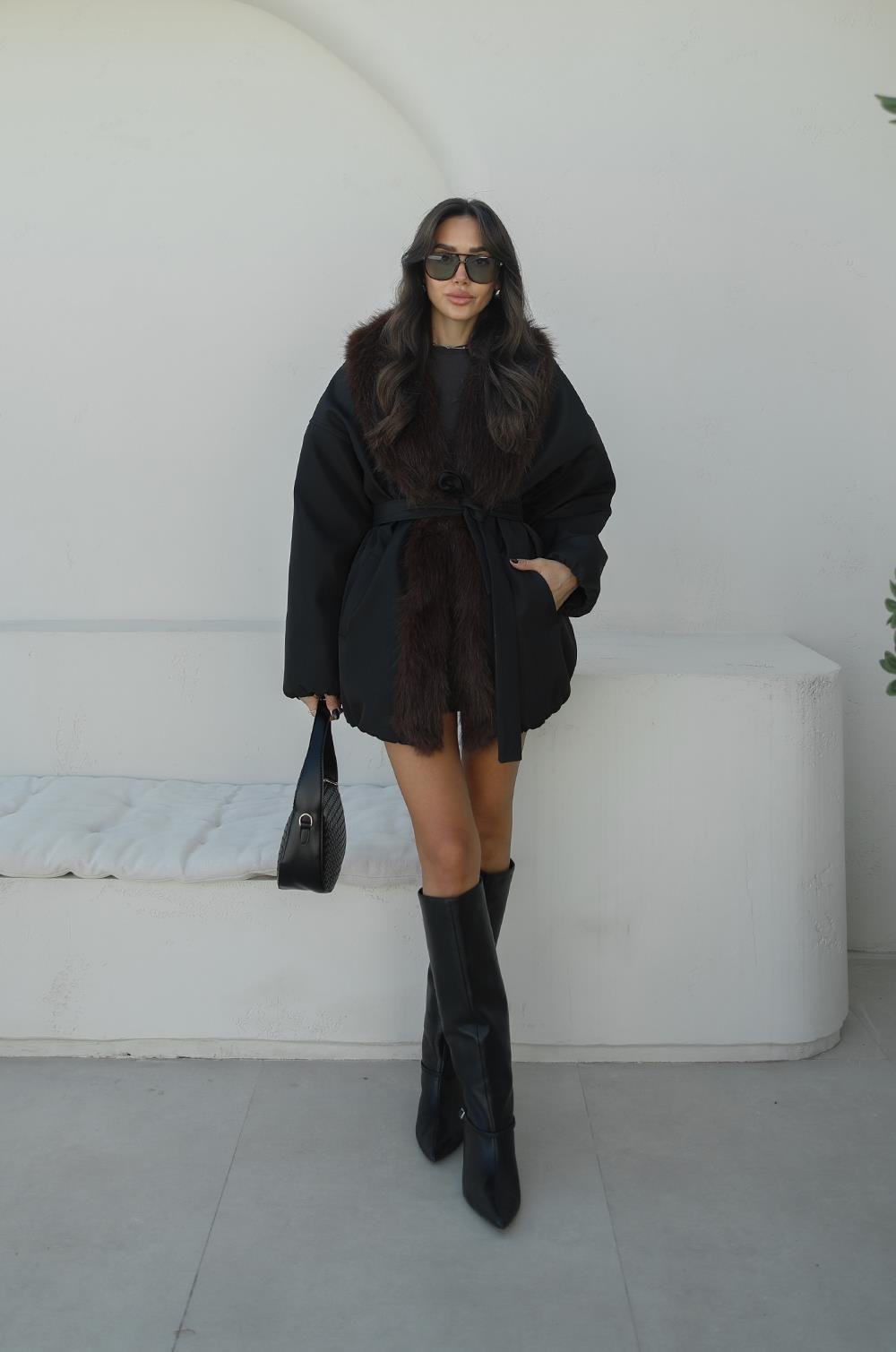 Postavljeni kaput/jakna sa krznom od vodootpornog materijala - CRNA